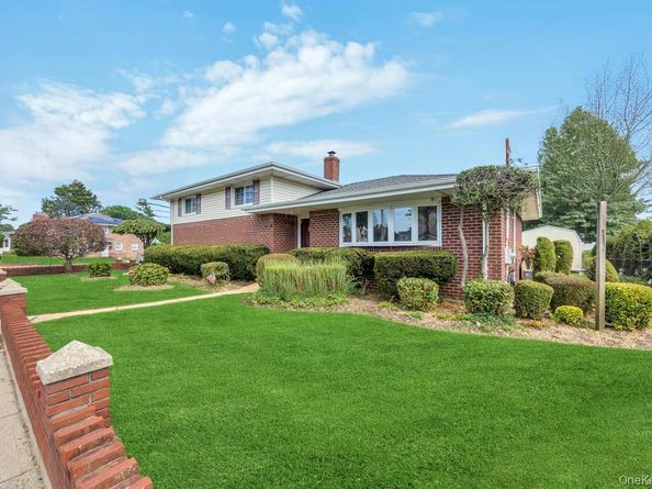 338 Stewart Avenue, Bethpage NY 11714