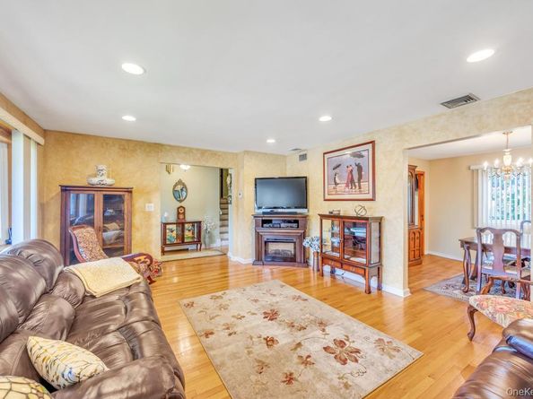 338 Stewart Avenue, Bethpage NY 11714