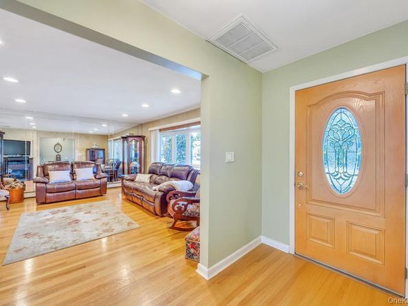 338 Stewart Avenue, Bethpage NY 11714