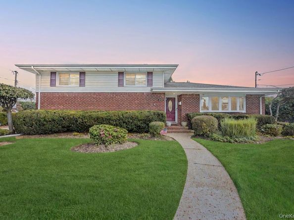 338 Stewart Avenue, Bethpage NY 11714