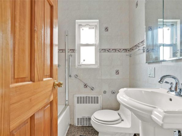 183-11 64th Avenue, Fresh Meadows NY 11365