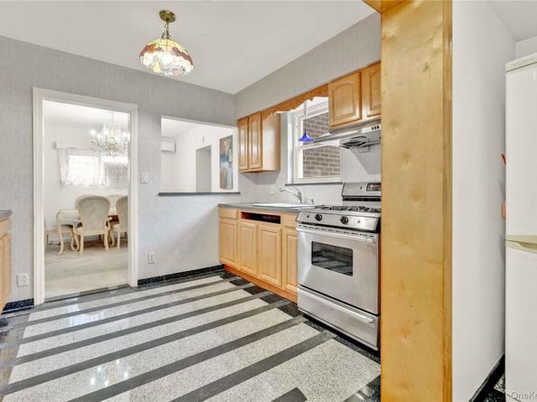 183-11 64th Avenue, Fresh Meadows NY 11365