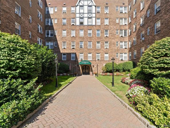 25 Parkview Avenue 1I, Bronxville NY 10708