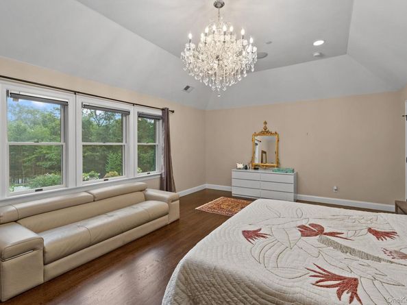 20 Stonewall Circle, West Harrison NY 10604