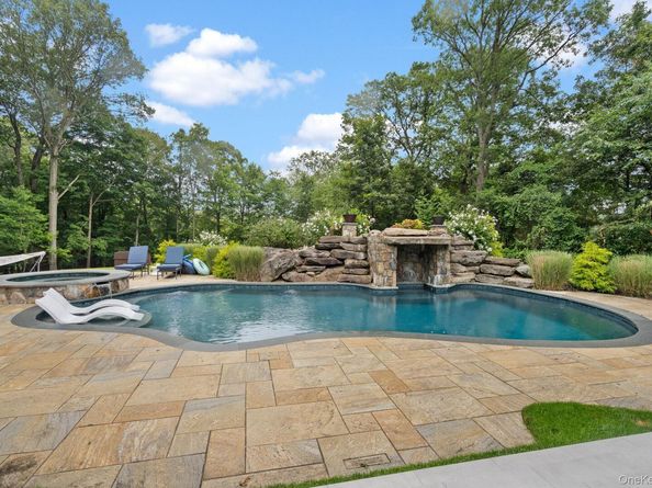 20 Stonewall Circle, West Harrison NY 10604