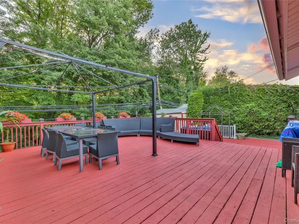 468 Richmond Road, East Meadow NY 11554