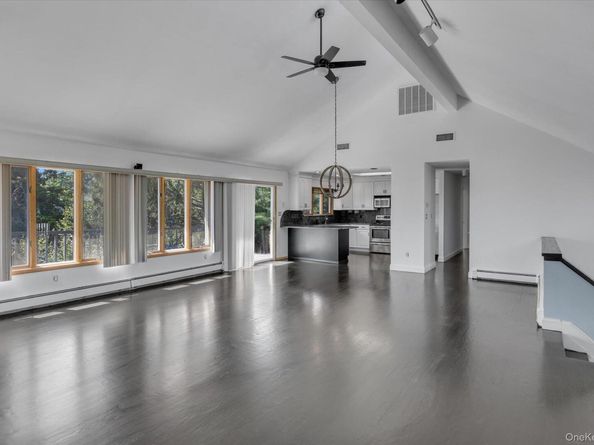 34 Sedgemere Road, Center Moriches NY 11934
