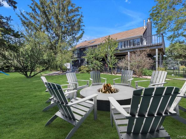 34 Sedgemere Road, Center Moriches NY 11934