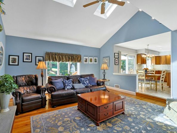 61 Walnut Street, Pleasantville NY 10570