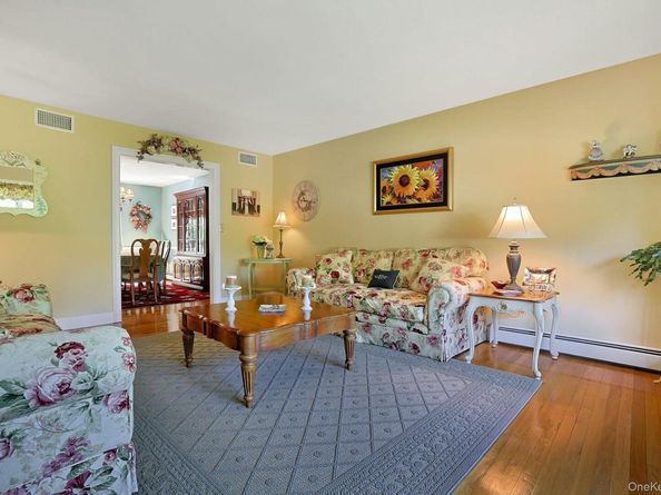 61 Walnut Street, Pleasantville NY 10570