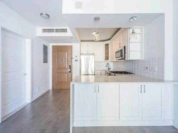 4104 27th Street 9A, Long Island City NY 11101