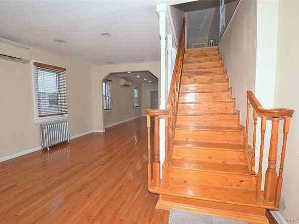 22734 112th Road, Queens Village NY 11429