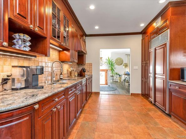 639 Boelsen Drive, Westbury NY 11590