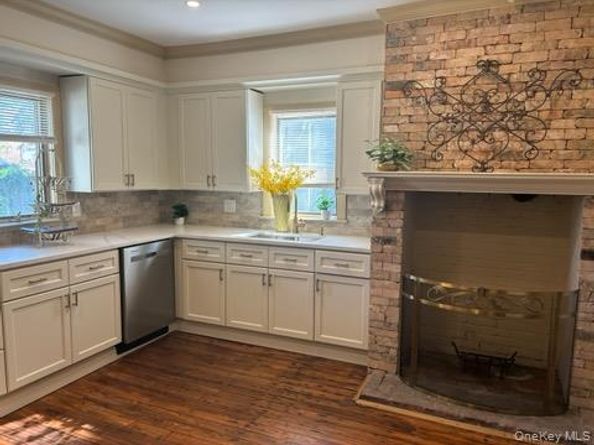 80 Ocean Avenue, Bay Shore NY 11706