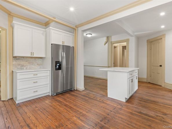 80 Ocean Avenue, Bay Shore NY 11706