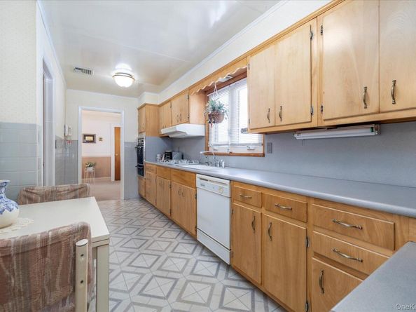 248 New York Avenue, Oceanside NY 11572