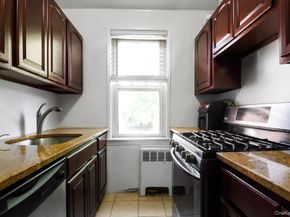 1537 Central Park Avenue E8, Yonkers NY 10710