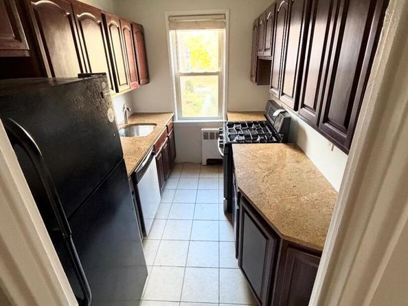 1537 Central Park Avenue E8, Yonkers NY 10710