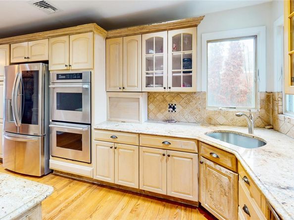 11 E Webster Street, Merrick NY 11566