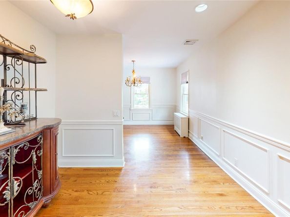 11 E Webster Street, Merrick NY 11566