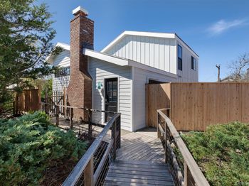 220 Cottage Walk
