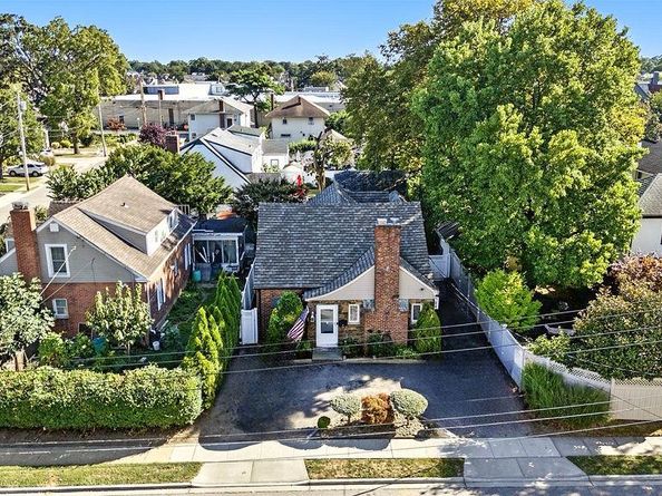 46 Ongley Street, Rockville Centre NY 11570