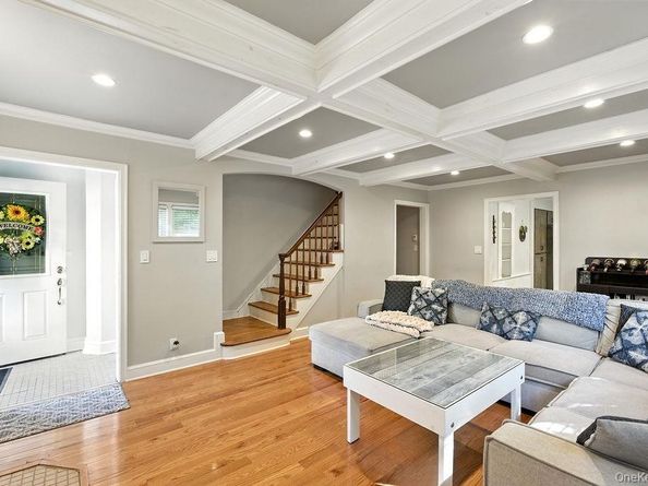 46 Ongley Street, Rockville Centre NY 11570