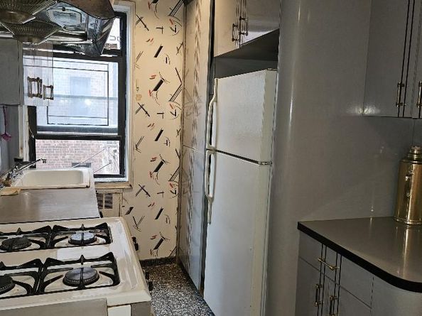 102-18 64 Avenue 2X, Forest Hills NY 11375