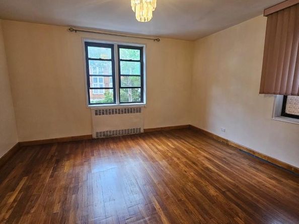 102-18 64 Avenue 2X, Forest Hills NY 11375
