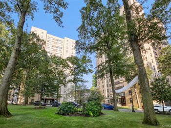 5 Fordham Hill Oval