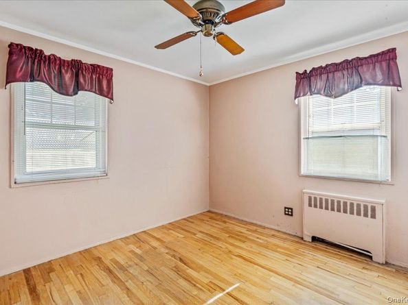 249-30 57 Avenue 1, Little Neck NY 11362