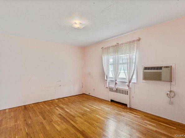 249-30 57 Avenue 1, Little Neck NY 11362