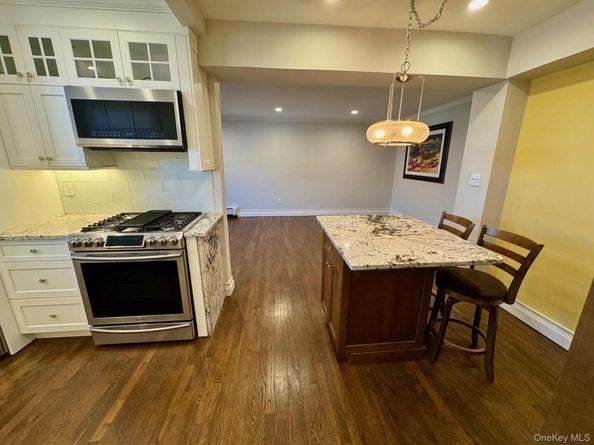 124 Park Avenue S 3R, Rockville Centre NY 11570