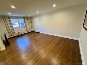 124 Park Avenue S 3R, Rockville Centre NY 11570