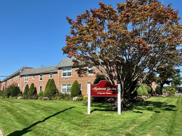 124 Park Avenue S 3R, Rockville Centre NY 11570