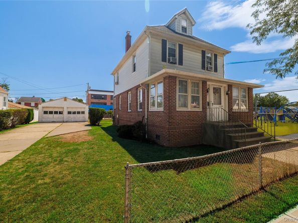 59 Lakeview Avenue, Lynbrook NY 11563
