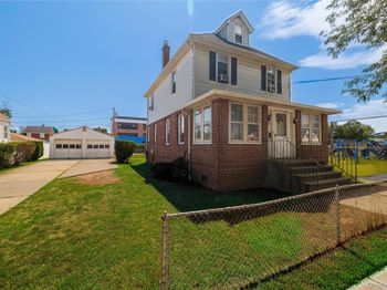59 Lakeview Avenue