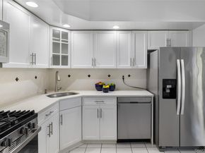 7111 Sutton Place 3, Fresh Meadows NY 11365