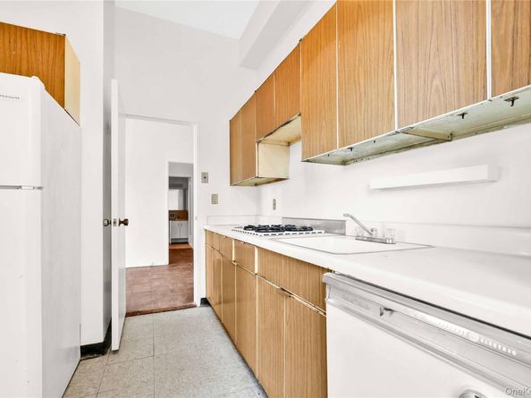 20 E 9th Street 14O, New York (Manhattan) NY 10003