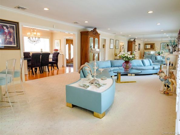 4 Willow Lane, Hewlett Harbor NY 11557