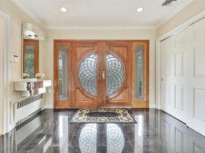 4 Willow Lane, Hewlett Harbor NY 11557