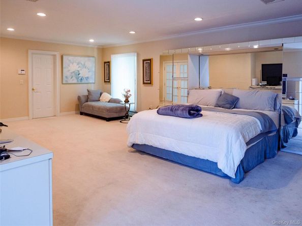 4 Willow Lane, Hewlett Harbor NY 11557
