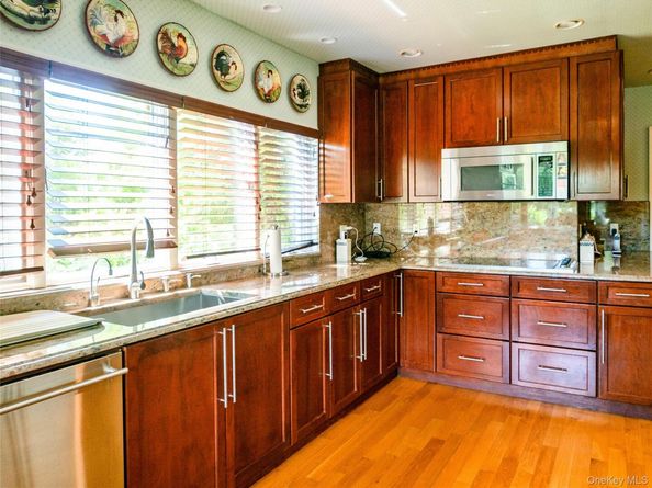 4 Willow Lane, Hewlett Harbor NY 11557