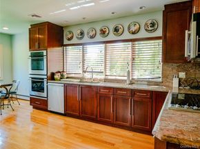 4 Willow Lane, Hewlett Harbor NY 11557