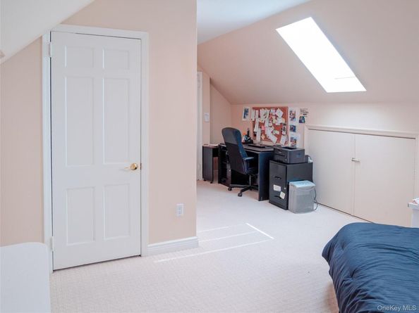 4 Willow Lane, Hewlett Harbor NY 11557