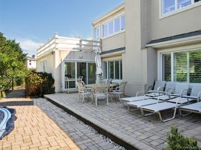4 Willow Lane, Hewlett Harbor NY 11557