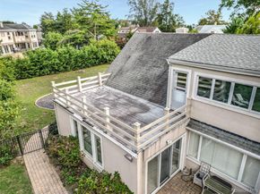 4 Willow Lane, Hewlett Harbor NY 11557