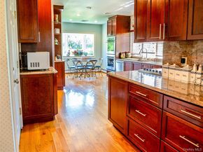4 Willow Lane, Hewlett Harbor NY 11557