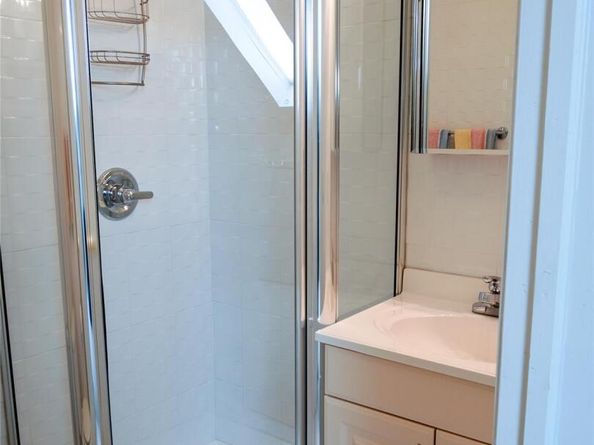 4 Willow Lane, Hewlett Harbor NY 11557