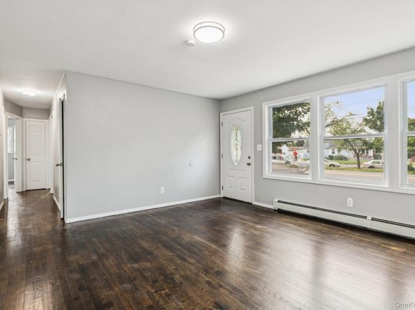 25 Candlewood Road, Bay Shore NY 11706